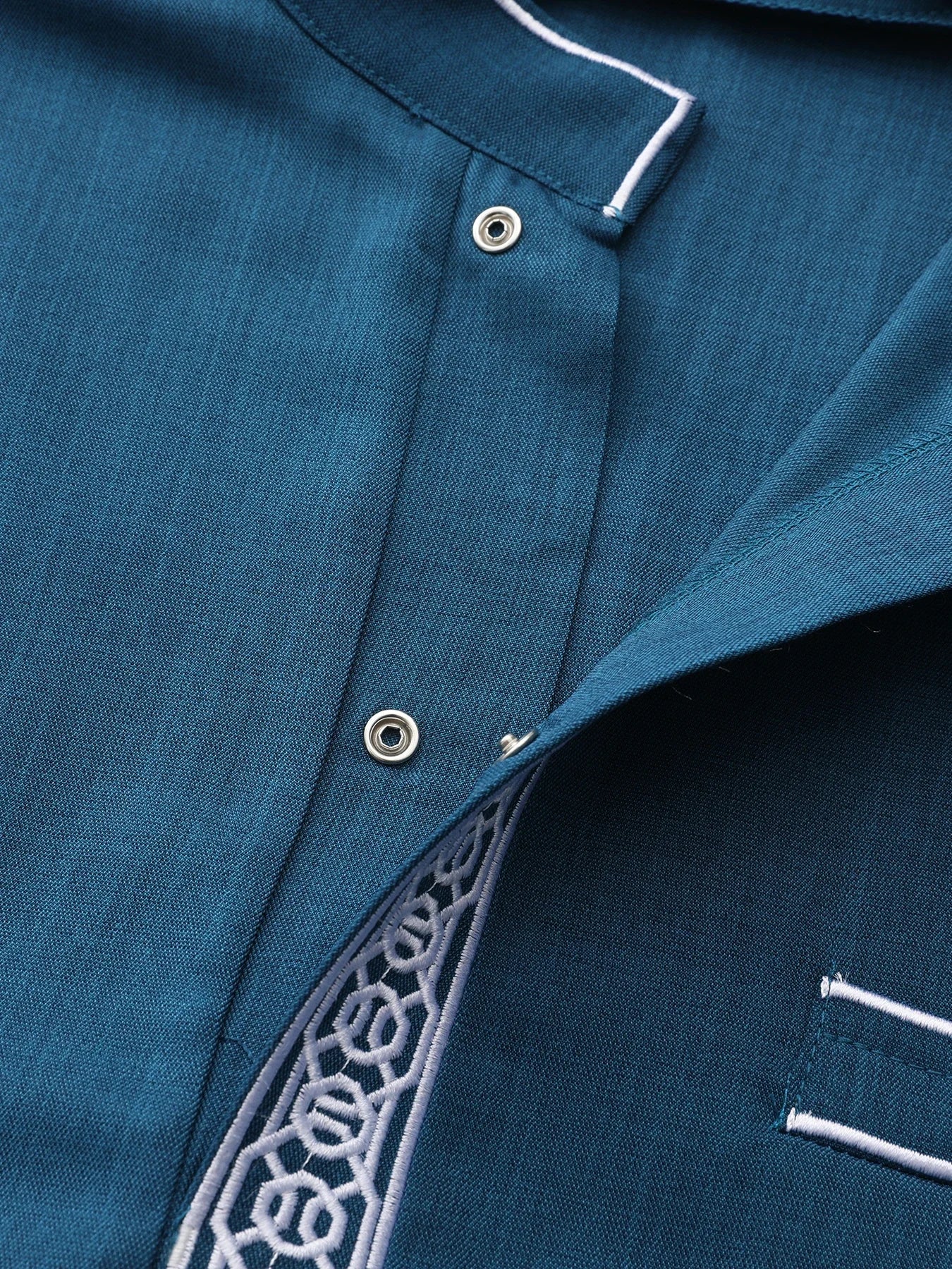 Neck Detail Jubba Thobe