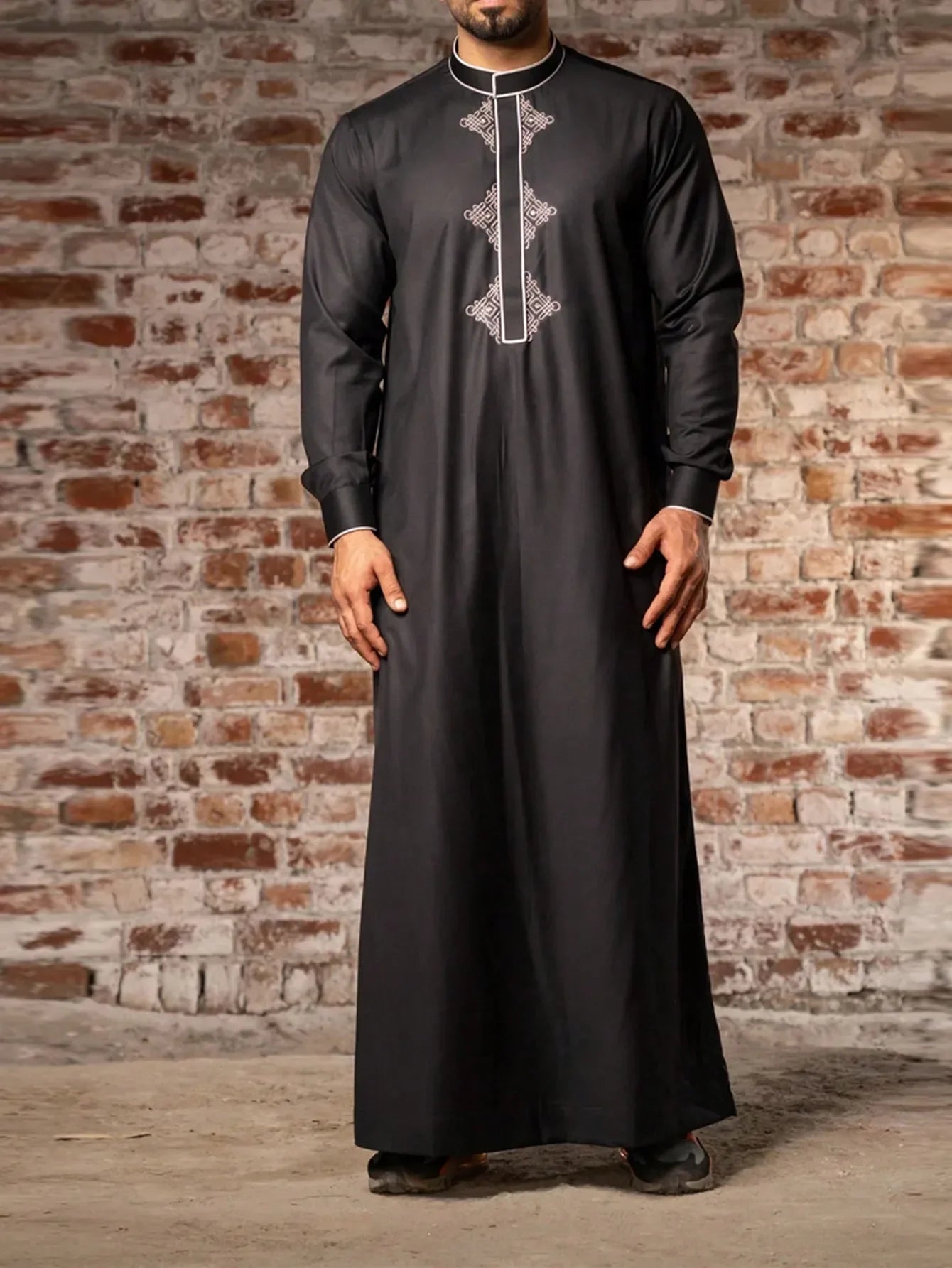 Neck Detail Jubba Thobe