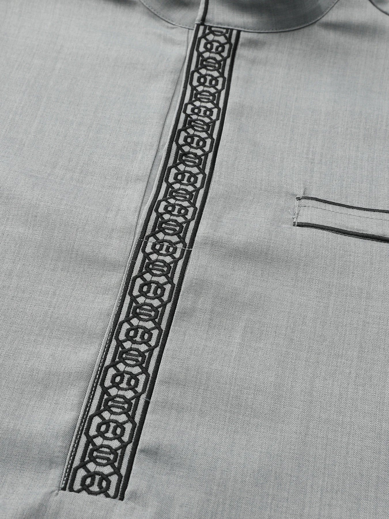 Neck Detail Jubba Thobe